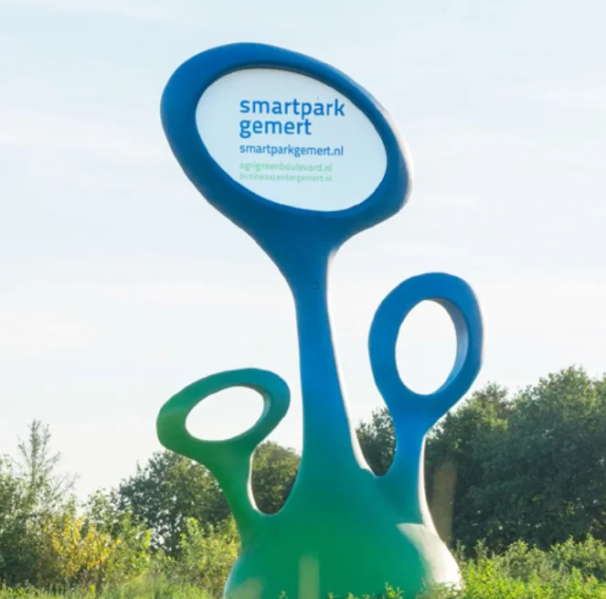 Visuele identiteit, positionering, branding en uitwerking van diverse middelen voor Bedrijventerrein SmartPark Gemert