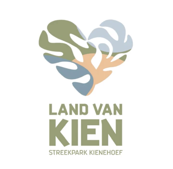 Visuele identiteit, positionering en uitwerking naar diverse middelen waaronder een website voor Land van Kien